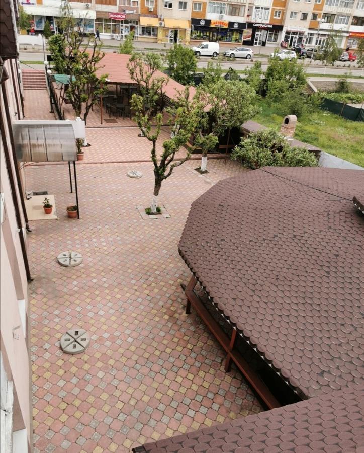 Aparthotel Habibi Pascani Exteriér fotografie