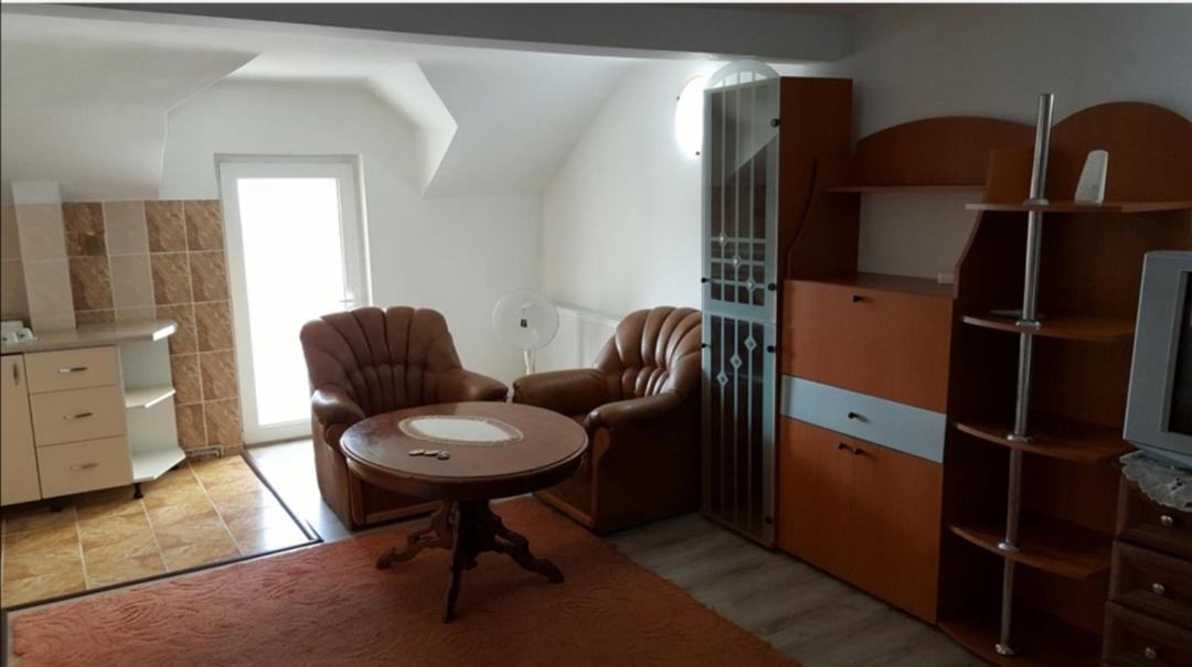 Aparthotel Habibi Pascani Exteriér fotografie