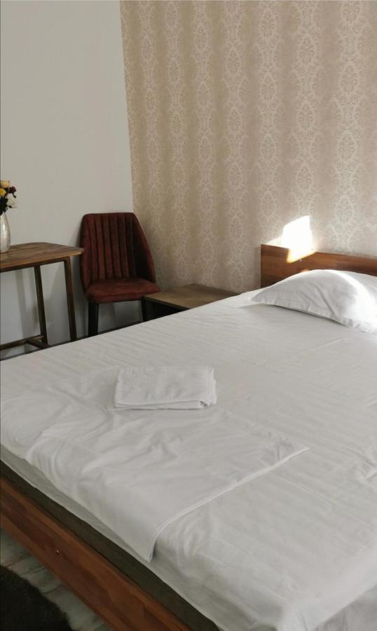 Aparthotel Habibi Pascani Exteriér fotografie